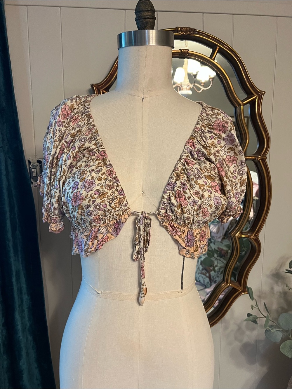 Tie-Front Floral Crop Top - Pink & Cream